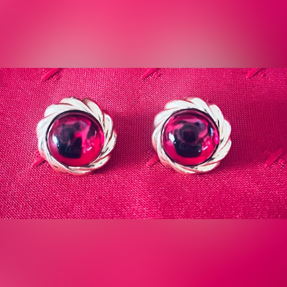 Vintage KJL KENNETH LANE Red Cabochon Cab Gold Tone Earrings
